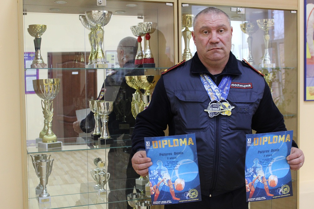 Сотрудник полиции г. о. Серпухов стал призером Чемпионата мира - 2020 по пауэрлифтингу